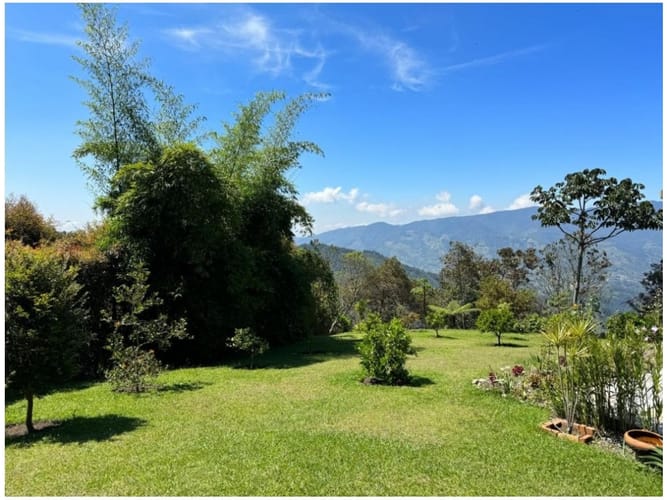 Casa de 3 alcobas en venta en La Catedral, Envigado, 250 m² · foto 23 de 24