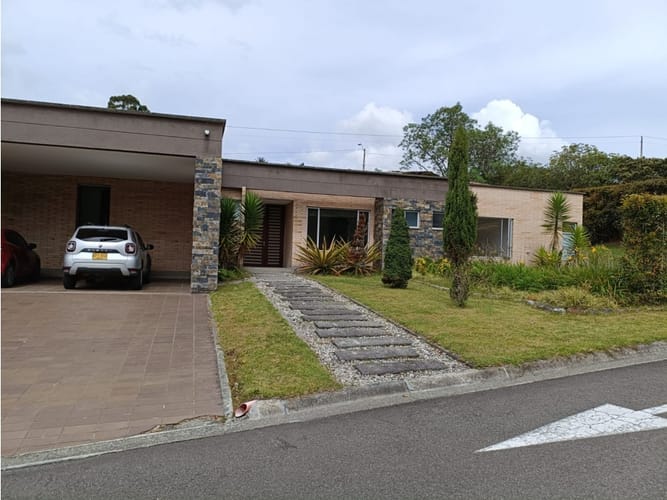 Casa de 4 alcobas en venta en Las Palmas, Envigado, 255 m² · foto 20 de 23