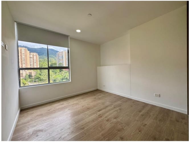 Casa de 4 alcobas en venta en El Poblado, Medellín, 205 m² · foto 4 de 6