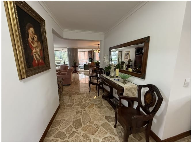 Apartamento de 5 alcobas en venta en La Florida, Medellín, 210 m² · foto 3 de 24