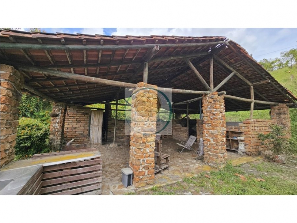 Casa de 3 alcobas en venta en El Centro, El Carmen de Viboral, 180 m² · foto 14 de 23