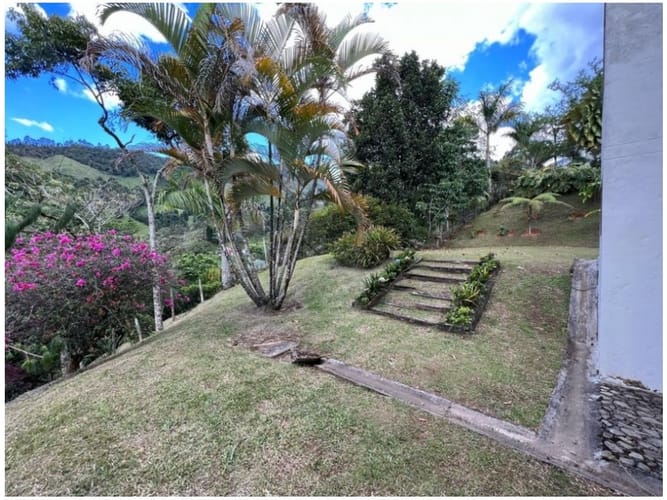 Casa de 4 alcobas en venta en La Tablaza, La Estrella, 320 m² · foto 12 de 24