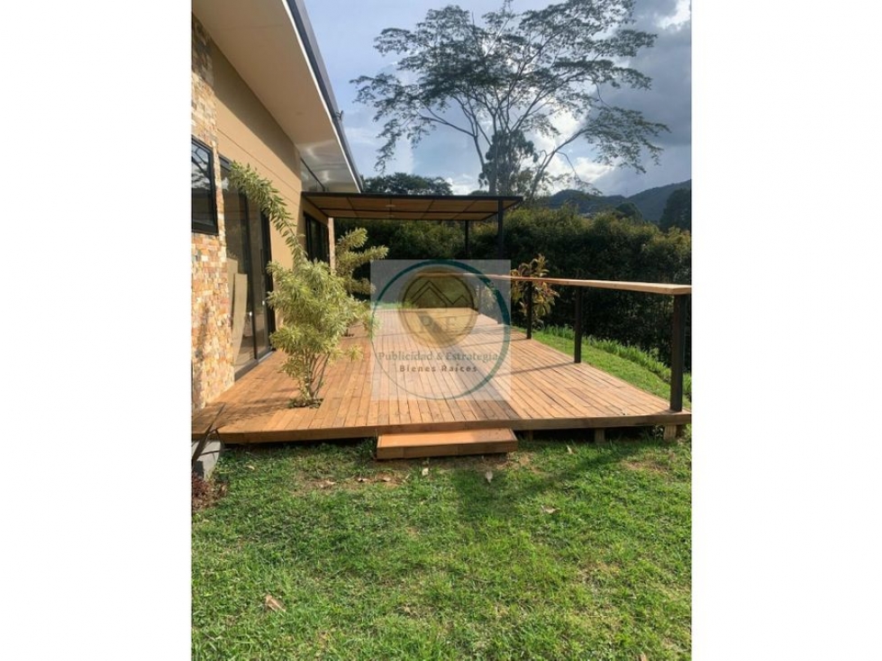 Casa de 3 alcobas en venta en El Centro, El Carmen de Viboral, 160 m² · foto 3 de 24