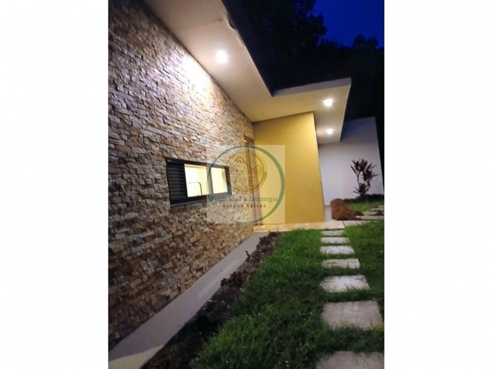 Casa de 3 alcobas en venta en El Centro, El Carmen de Viboral, 160 m² · foto 19 de 24