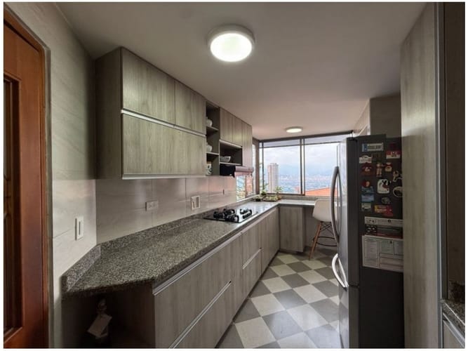 Apartamento de 3 alcobas en venta en El Poblado, Medellín, 123 m² · foto 14 de 24