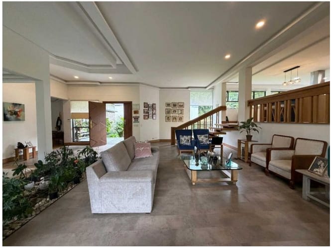 Casa de 4 alcobas en venta en Los Balsos, Medellín, 375 m² · foto 2 de 14