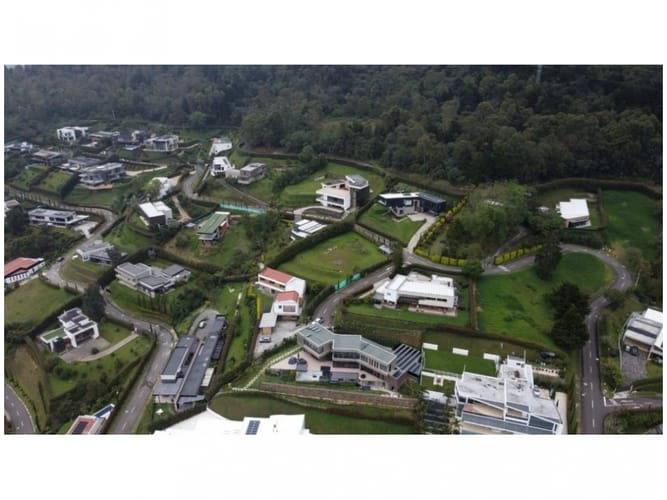 Lote en venta en Las Palmas, Envigado, 1650 m² · foto 2 de 13