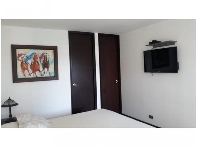 Apartamento de 1 alcoba en venta en El Poblado, Medellín, 63 m² · foto 19 de 24