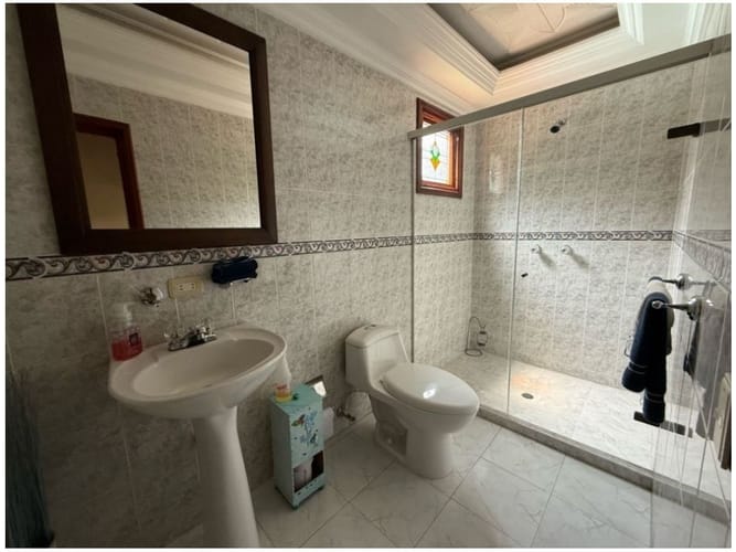 Casa de 6 alcobas en venta en Loma Del Escobero, Envigado, 234 m² · foto 6 de 24