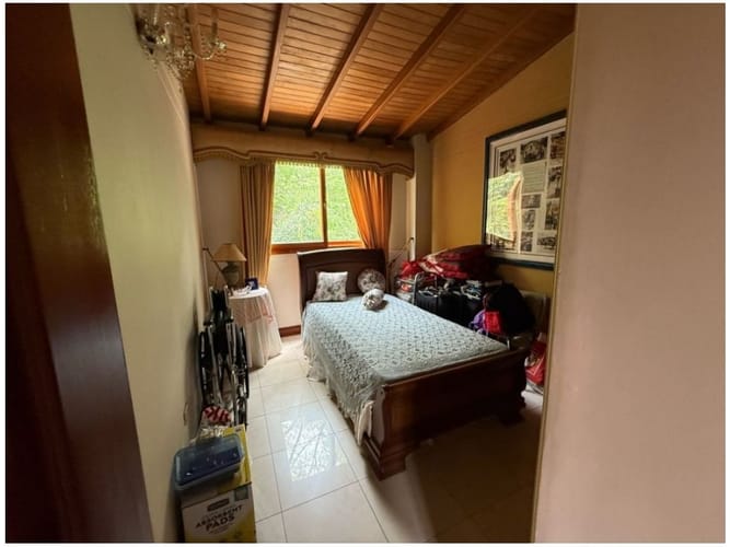 Casa de 6 alcobas en venta en Loma Del Escobero, Envigado, 234 m² · foto 7 de 24