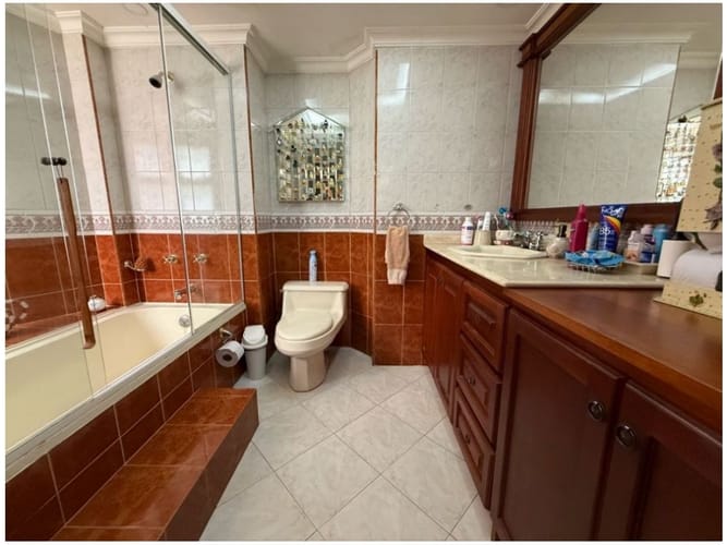Casa de 6 alcobas en venta en Loma Del Escobero, Envigado, 234 m² · foto 9 de 24