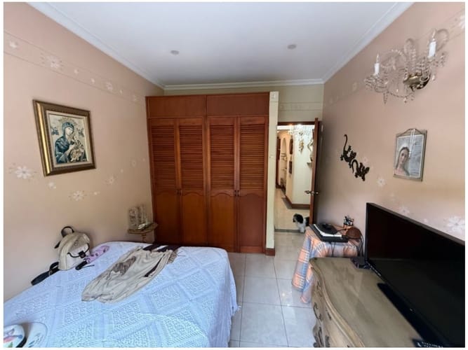 Casa de 6 alcobas en venta en Loma Del Escobero, Envigado, 234 m² · foto 11 de 24