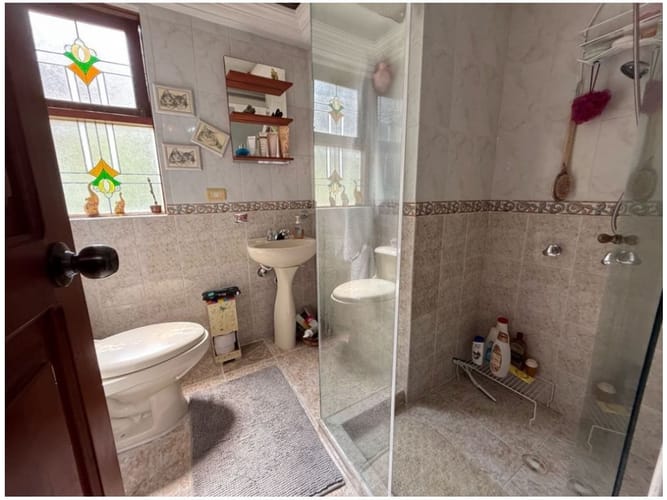 Casa de 6 alcobas en venta en Loma Del Escobero, Envigado, 234 m² · foto 12 de 24
