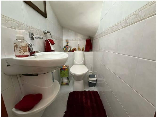 Casa de 6 alcobas en venta en Loma Del Escobero, Envigado, 234 m² · foto 15 de 24