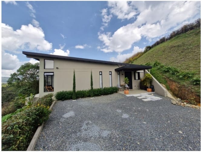 Casa de 2 alcobas en venta en La Mosquita, Medellín, 90 m² · foto 2 de 23