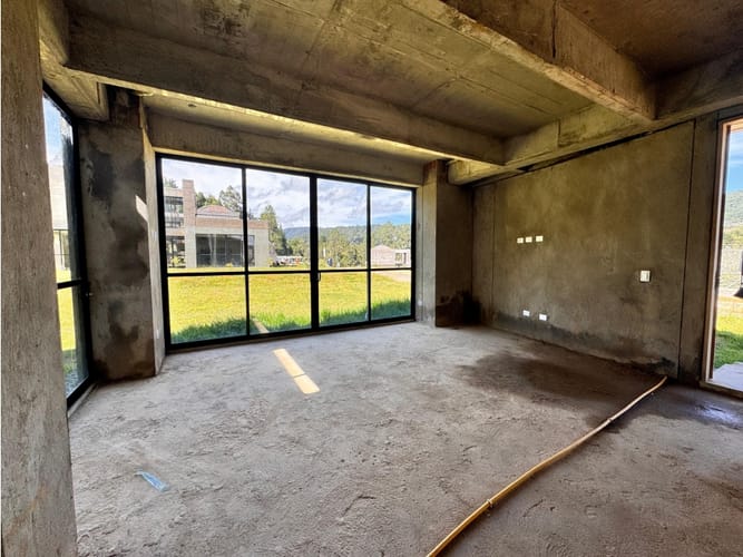 Casa de 2 alcobas en venta en Carrizales, Envigado, 345 m² · foto 3 de 4