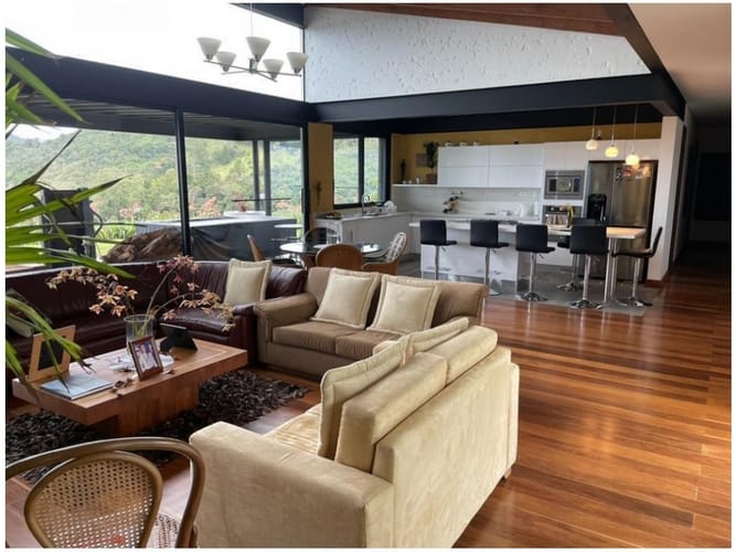 Casa de 3 alcobas en venta en Llano Grande, Rionegro, 400 m² · foto 3 de 14