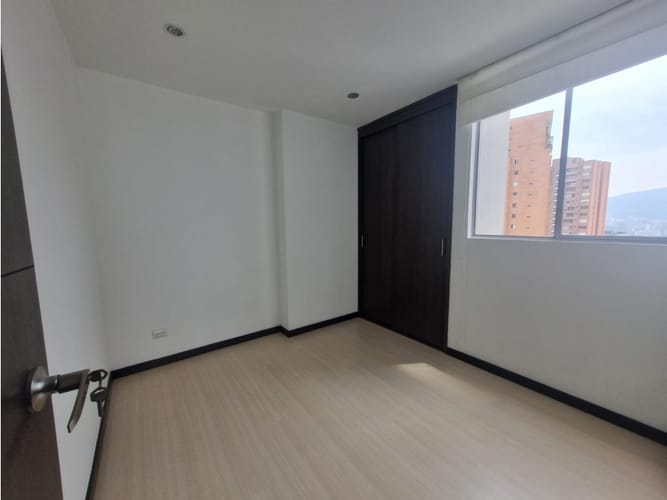 Apartamento de 3 alcobas en venta en Montessori, Envigado, 100 m² · foto 2 de 20