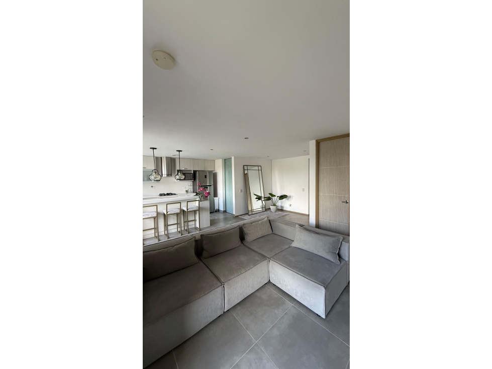 Apartamento en venta en Loma Del Esmeraldal, Envigado · foto 3 de 6
