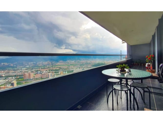 Apartamento de 3 alcobas en venta en Altos Del Poblado, Medellín, 97 m² · foto 11 de 18