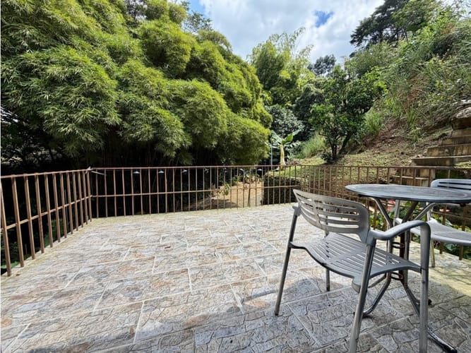 Casa de 5 alcobas en venta en Loma El Atravesado, Envigado, 390 m² · foto 3 de 24