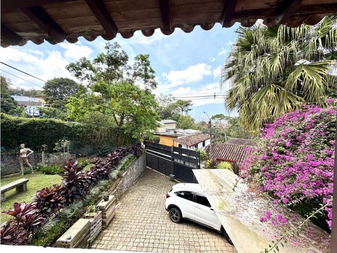 Casa de 5 alcobas en venta en Loma El Atravesado, Envigado, 390 m² · foto 7 de 24