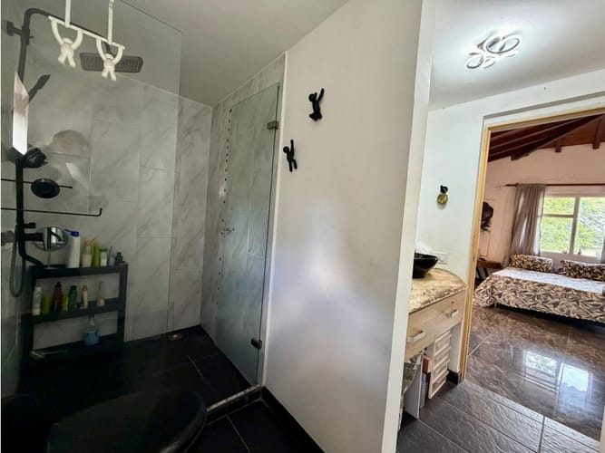 Casa de 5 alcobas en venta en Loma El Atravesado, Envigado, 390 m² · foto 8 de 24