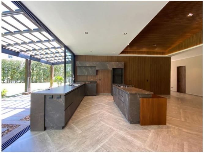 Casa de 4 alcobas en venta en Llano Grande, Rionegro, 525 m² · foto 3 de 24