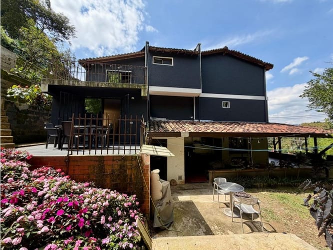 Casa de 5 alcobas en venta en Loma El Atravesado, Envigado, 390 m² · foto 18 de 24