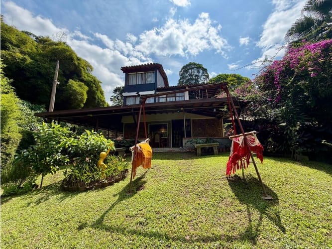 Casa de 5 alcobas en venta en Loma El Atravesado, Envigado, 390 m² · foto 23 de 24