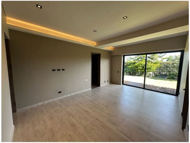 Casa de 4 alcobas en venta en Llano Grande, Rionegro, 525 m² · foto 23 de 24
