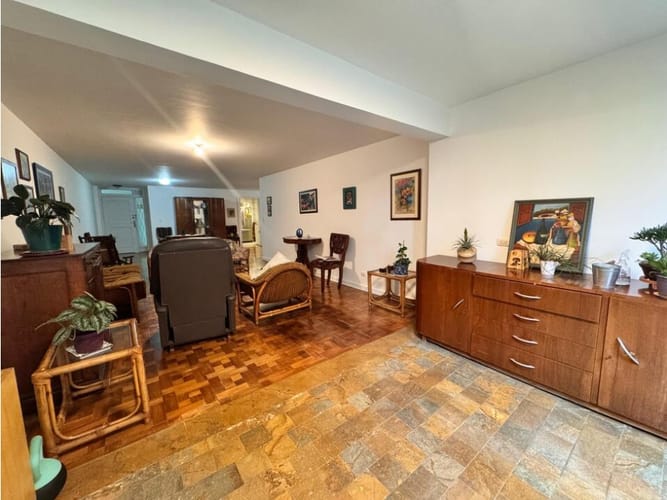 Apartamento de 3 alcobas en venta en El Tesoro, Medellín, 230 m² · foto 2 de 19