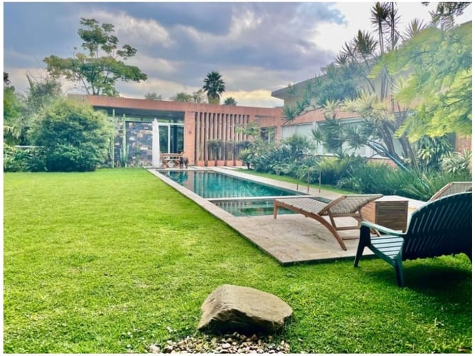 Casa de 4 alcobas en venta en Las Palmas, Medellín, 413 m² · foto 2 de 20