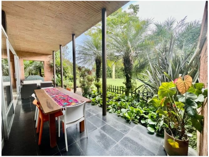 Casa de 4 alcobas en venta en Las Palmas, Medellín, 413 m² · foto 3 de 20
