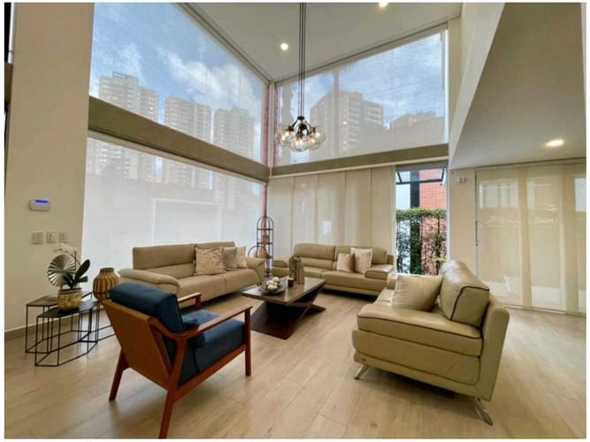 Casa de 4 alcobas en venta en Loma De San Jose, Medellín, 696 m² · foto 9 de 24