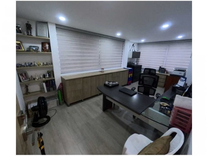 Casa de 4 alcobas en venta en Loma De San Jose, Medellín, 696 m² · foto 12 de 24