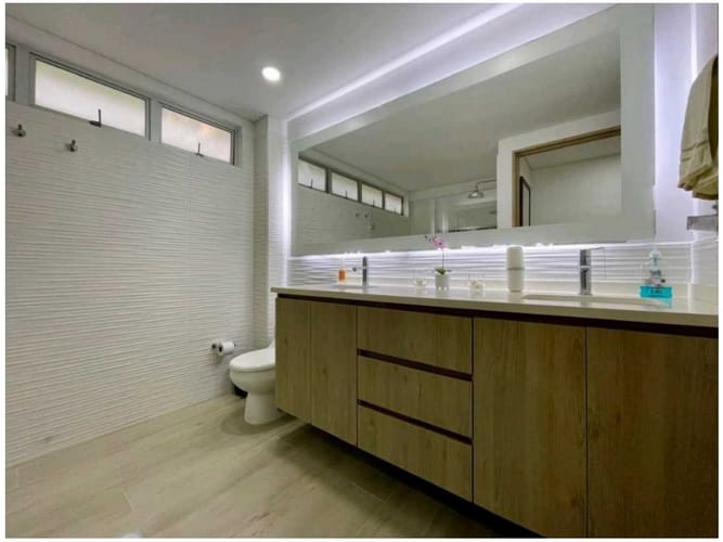 Casa de 4 alcobas en venta en Loma De San Jose, Medellín, 696 m² · foto 14 de 24