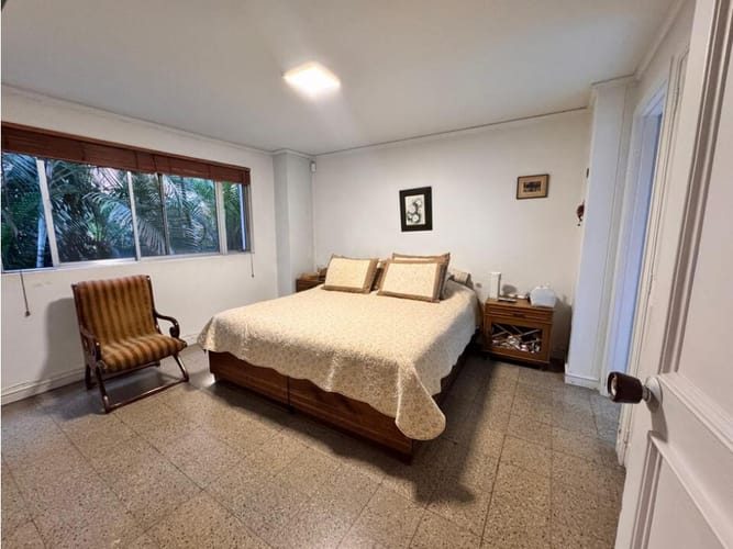 Apartamento de 3 alcobas en venta en El Tesoro, Medellín, 230 m² · foto 13 de 19