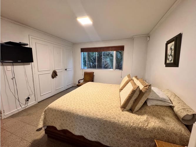 Apartamento de 3 alcobas en venta en El Tesoro, Medellín, 230 m² · foto 14 de 19