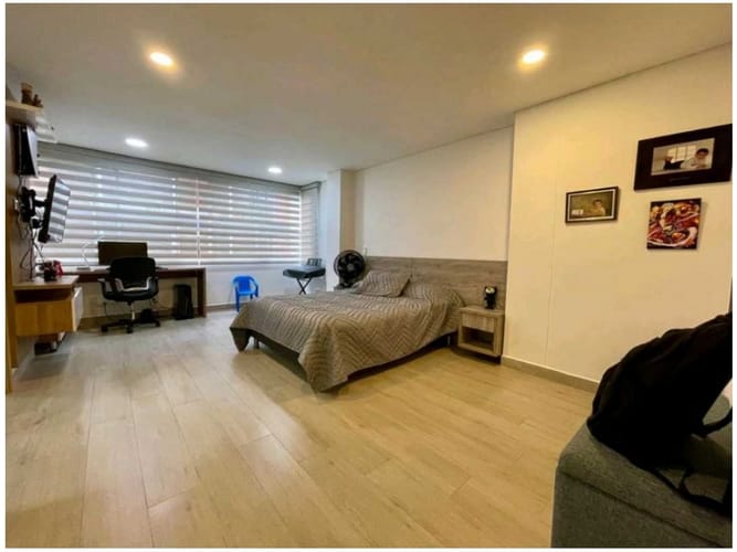 Casa de 4 alcobas en venta en Loma De San Jose, Medellín, 696 m² · foto 17 de 24
