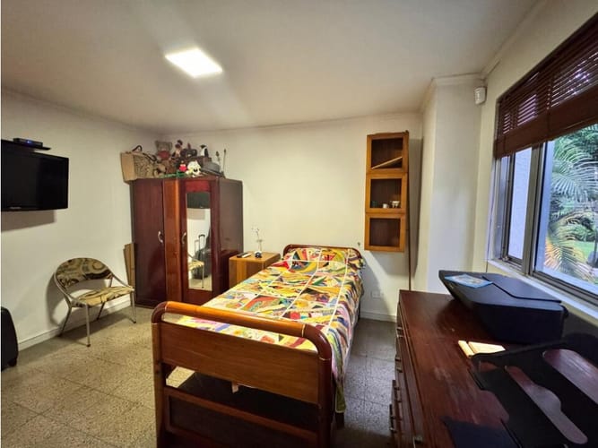 Apartamento de 3 alcobas en venta en El Tesoro, Medellín, 230 m² · foto 17 de 19