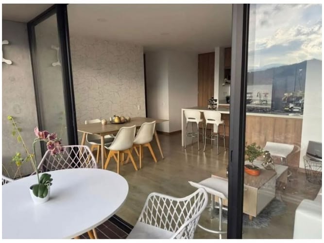 Apartamento de 3 alcobas en venta en El Trianon, Envigado, 84 m² · foto 3 de 15