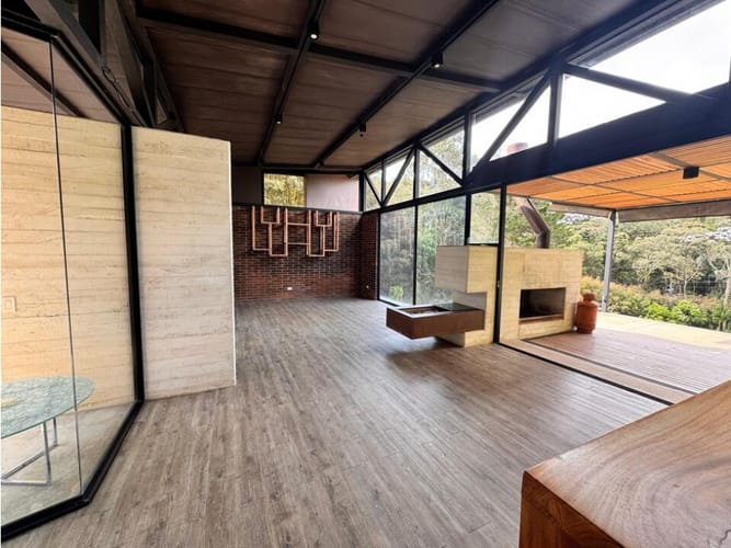 Casa de 3 alcobas en venta en Carrizales, Envigado, 300 m² · foto 2 de 22