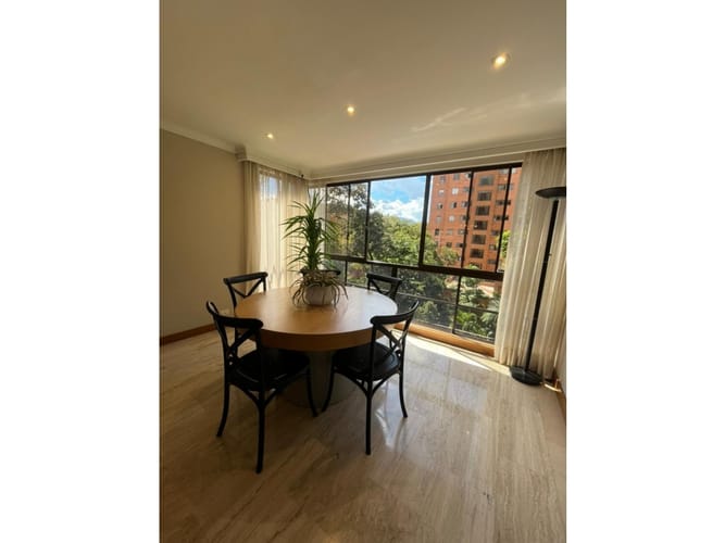 Apartamento de 3 alcobas en venta en El Poblado, Medellín, 292 m² · foto 5 de 6