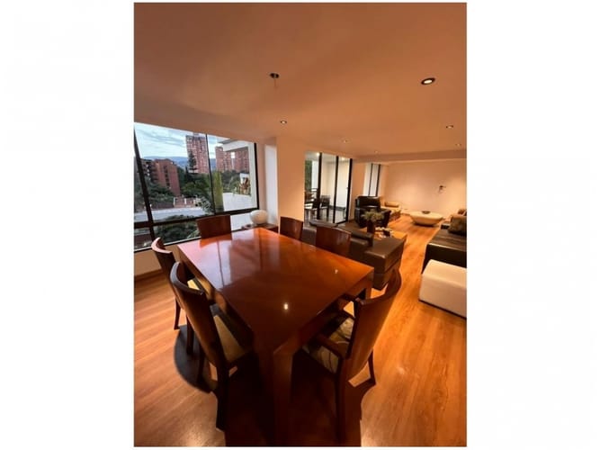 Apartamento de 4 alcobas en venta en Los Balsos, Medellín, 212 m² · foto 4 de 15