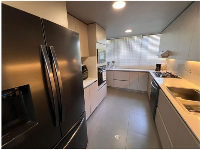 Apartamento de 4 alcobas en venta en Los Balsos, Medellín, 212 m² · foto 6 de 15