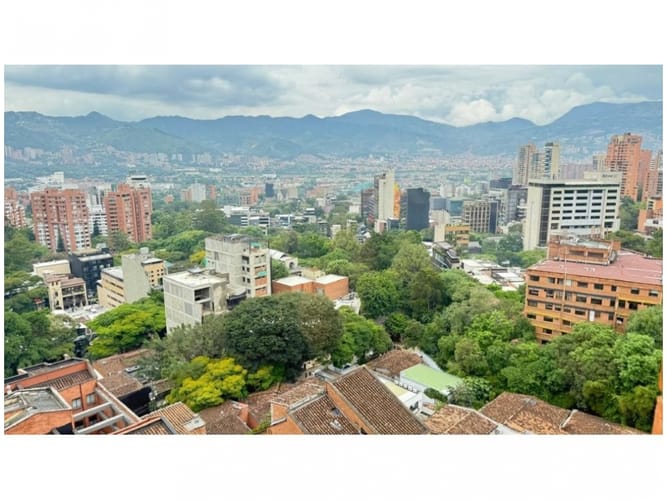 Apartamento de 3 alcobas en venta en La Florida, Medellín, 201 m² · foto 3 de 24