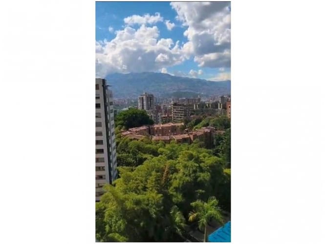 Apartamento en venta en El Poblado, Medellín · foto 2 de 10
