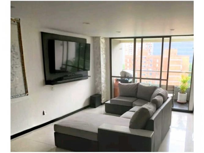 Apartamento en venta en El Poblado, Medellín · foto 5 de 10