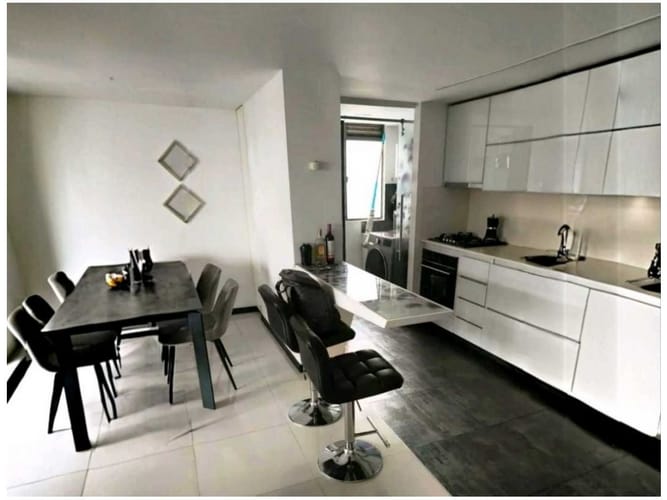 Apartamento en venta en El Poblado, Medellín · foto 7 de 10